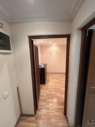 Uzunmüddətli kirayə mənzillər: Yasamal rayonunda Şarifzada küçasinda beşmartabali daş evin birinci -da lalafo.az — 9 Uzunmüddətli kirayə mənzillər: Yasamal rayonunda Şarifzada küçasinda beşmartabali daş evin birinci — 9