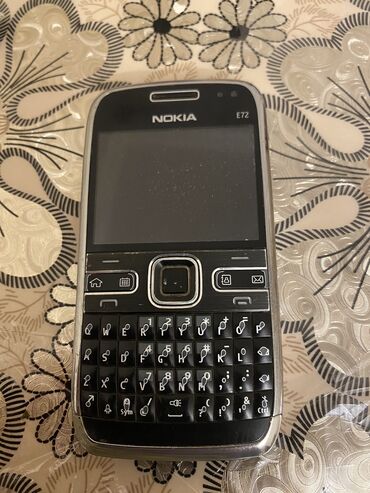 nokia 6303: Nokia E72, 8 GB, rəng - Gümüşü, Düyməli, Barmaq izi