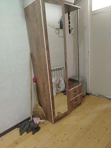 qapi qolu: Qapı – daxili otaq qapısı - Material: taxta əsaslı (MDF/laminat tipli — 6