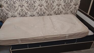 taxt ucun matras: Матрасы