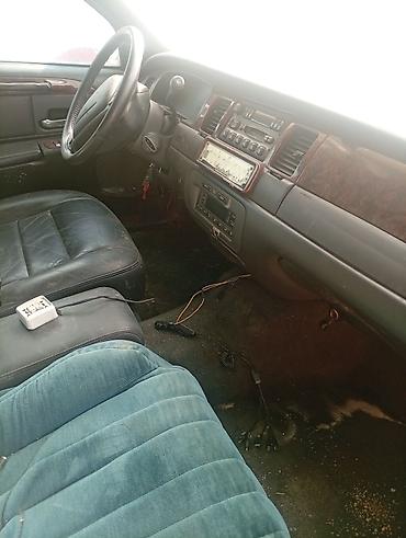 жили: Lincoln Town Car: 2000 г., 4.6 л, Автомат, Бензин, Лимузин — 8