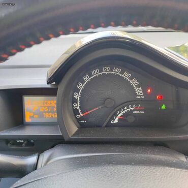 Toyota: Toyota iQ: 1.4 l. | 2011 έ. Χάτσμπακ — 8