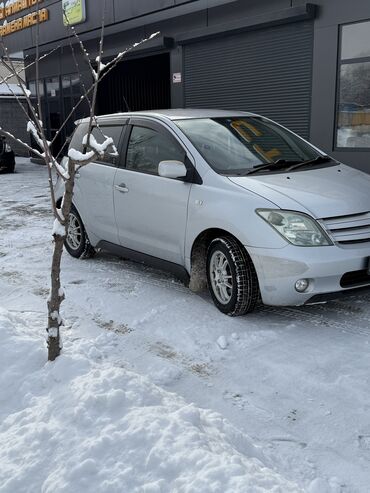 Toyota: Toyota ist: 2003 г., 1.5 л, Автомат, Бензин, Хэтчбэк