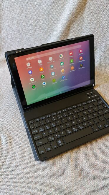 Tableti: Tablet kao nov nema mane, ima masku I blutut tastaturu,veliki 10 inca — 6