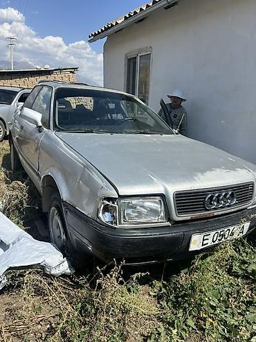 гузку: Audi 80: 1993 г., 2 л, Кол менен иштөөчү, Бензин, Седан — 4