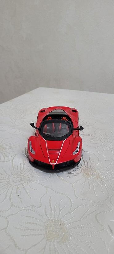 Ferrari: Model maşın – qırmızı superkar kabriolet - Material: metal korpus + — 4