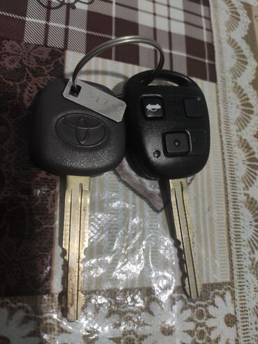 набор ключей для автомобиля цена: Ключ Toyota 2001 г., Б/у, Оригинал, ОАЭ