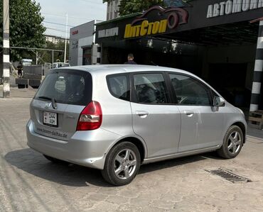 купить бу шины в бишкеке: Honda Jazz: 2008 г., 1.3 л, Вариатор, Бензин, Хэтчбэк