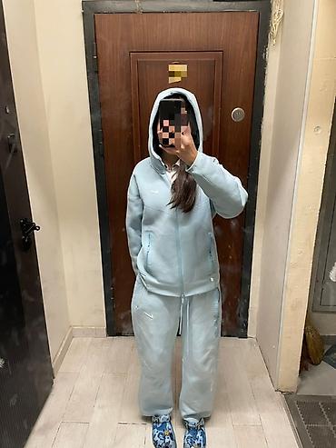 Мужской спортивный костюм, M, Nike, Б/у, цвет - Голубой, Самовывоз at lalafo.kg Мужской спортивный костюм, M, Nike, Б/у, цвет - Голубой, Самовывоз