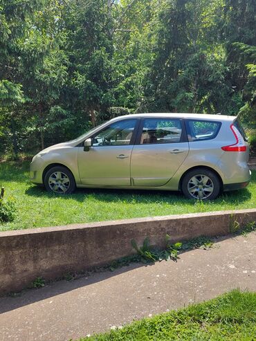 Renault: Na prodaju Renault senic grande, 2011 godiste,sa predjenih 245.000 km