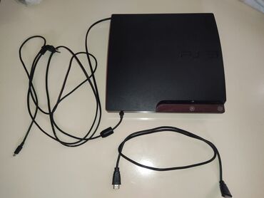 PS3 (Sony PlayStation 3): Az islenib Ela veziyetde Hard disk 💯 Icerisinde 20 oyun 3 eded pult
