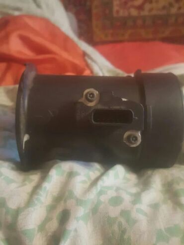 Другие детали для мотора: Нижняя подушка двигателя.Черный кронштейн из металла с креплением и — 18