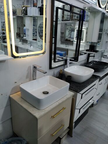 Moydadırlar: Bu, müasir hamam otaqları üçün nəzərdə tutulmuş, ağ rəngli, düzbucaqlı