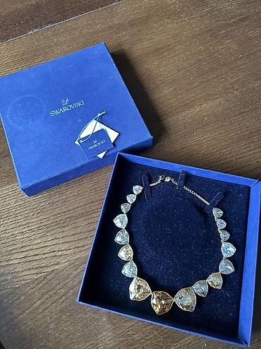chanel mindjuse original: Prodajem Swarovski ogrlicu. Nažalost, prodaje se bez priveska u obliku — 2