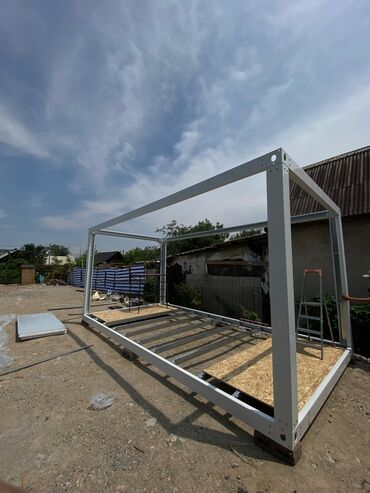 Контейнеры: Модульный контейнер серого цвета с дверью и окном Подходит для — 3