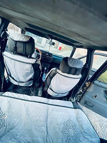 Volkswagen: Volkswagen Golf: 1991 г., Механика, Бензин, Седан — 10