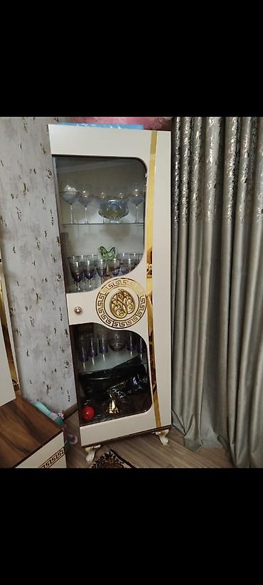 aluminium kabel: Qonaq otağı üçün mebel dəsti - TV stendi: krem rəngli panel, tünd — 3
