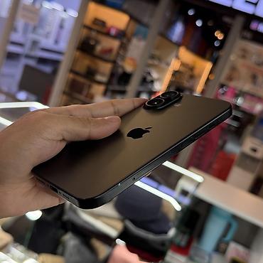 iphone 6a: IPhone 16, Б/у, 256 ГБ, Черный, Чехол, 93 % — 7