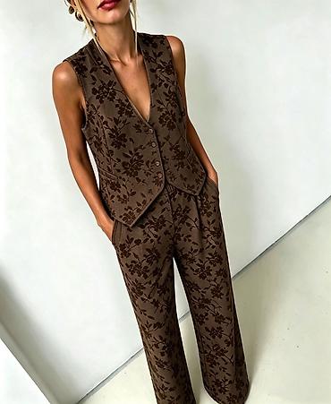 fratello despotovac: Damski komplet prsluk + pantalone sa dezenom
3400din
S M L — 7