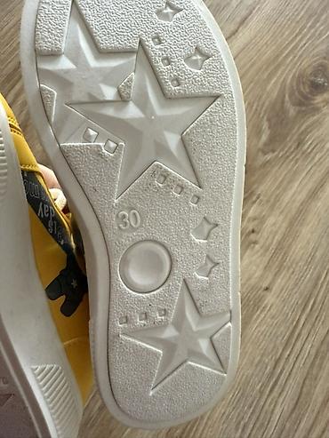 converse all star: Детские кеды (кроссовки) ярко‑жёлтого цвета, размер 30. - Застёжка — 4