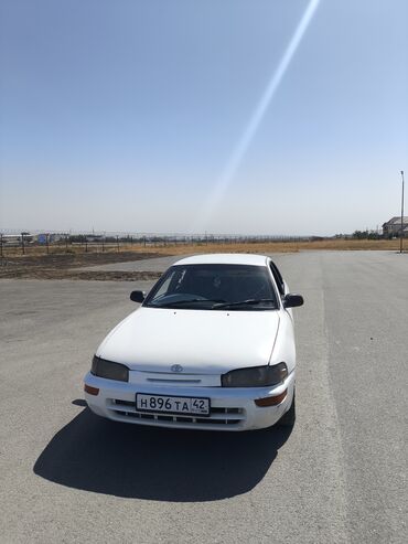 грузовой автомобиль: Toyota Спринтер: 1993 г., 1.5 л, Механика, Бензин, Седан