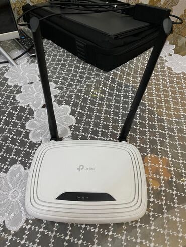 modem router wifi: Modem “N300 Wi-Fi Router TP-Link TL-WR841N” Salam. Yenidir karopkası