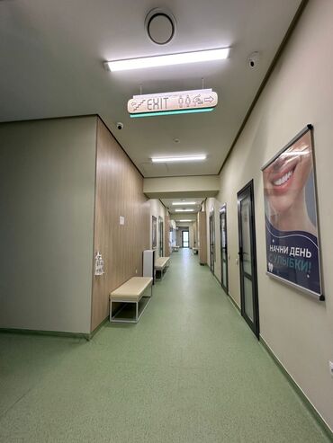 Медицинские и массажные кабинеты: Сдаю Кабинет Для гинеколога, Для косметолога, Для массажиста, В административном здании, 24 м², Долгосрочно, С системой безопасности, С юридическим адресом — 10