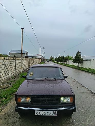 VAZ (LADA): VAZ 2107 sedan - Kuzov: klassik sedan, tünd rəng. Ön və arxa fənərlər — 16