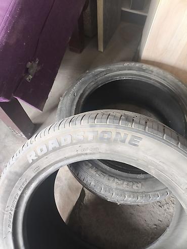 Шиналар жана дисктер: Шины ROADSTONE, тип M+S (грязь и снег). Размер: 285/45 R19. Индекс — 1