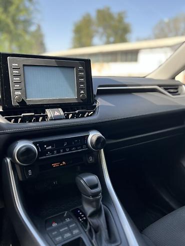 Toyota: Toyota RAV4: 2019 г., 2.5 л, Автомат, Бензин, Кроссовер — 13