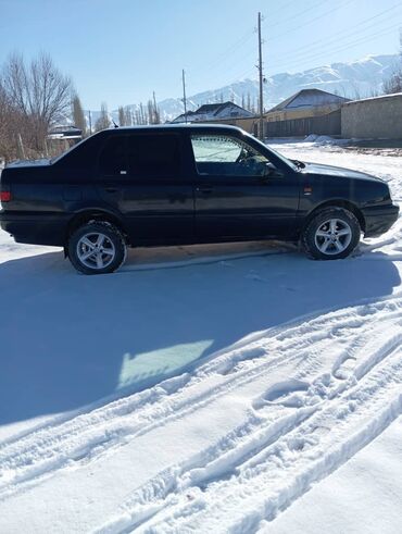 volk racing: Volkswagen Vento: 1994 г., 1.8 л, Механика, Бензин, Седан