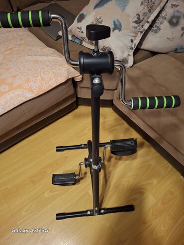 İdman çantaları: Ev üçün kompakt pedal-trenajor (üst və alt ətraflar üçün) - İkiqat