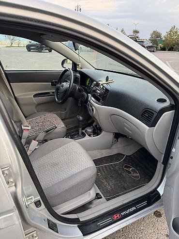 ev ucun kalonka: Hyundai Accent: 1.4 l | 2009 il Sedan — 2