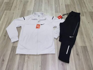 Trenerke: TOP PONUDA Veličine S M L XL XXL Cena 4400 dinara Moguca zamena — 10