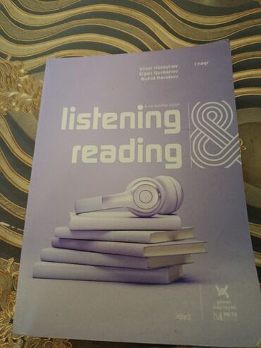 Bu kitab ingilis dilində dinləmə və oxuma bacarıqlarını inkişaf