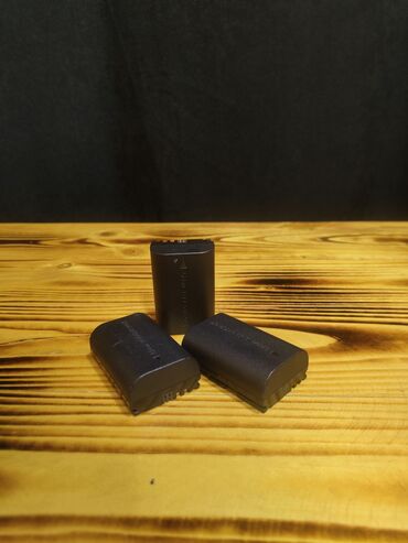 Enerji qurğuları: *SATILIR* 5D mark II 50 mm 1.8 lens Flash Flash üçün orginal zaryadka — 15