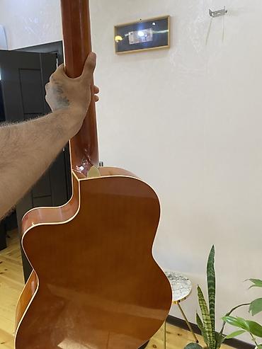 qarmon cantasi: Elektro Klassik Gitara + Aksessuarları ilə bitlikfə Uzərində kapo+ 2 — 6