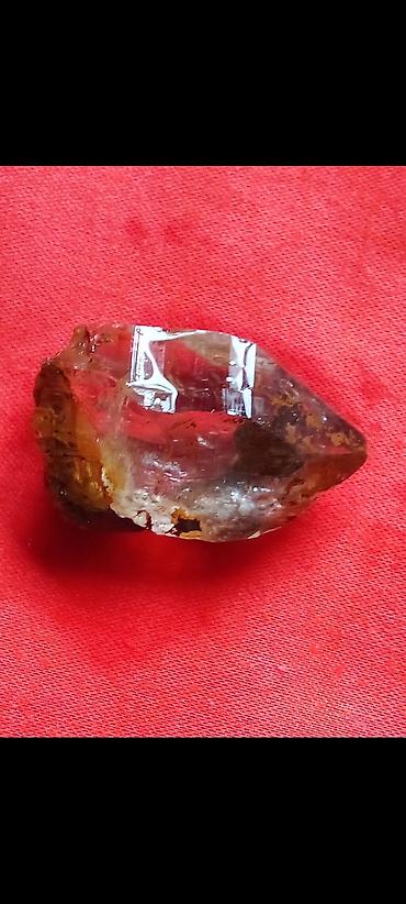 red dot: Prirodni kvarcni kristal – sirovi komad - Materijal: prirodni kvarc — 7