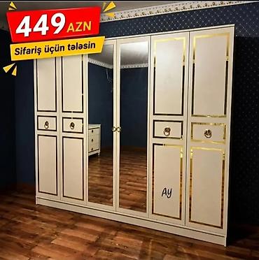 Ağ rəngli, qızılı dekor xətləri ilə klassik dizaynlı geniş qarderob