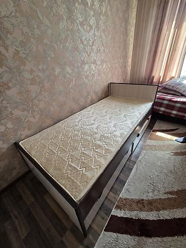 Односпальная кровать, Б/у, С матрасом, длина - 200 см at lalafo.kg Односпальная кровать, Б/у, С матрасом, длина - 200 см
