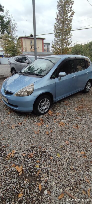 продаю спринтер или меняю: Honda Fit: 2002 г., 1.3 л, Вариатор, Бензин, Хэтчбэк