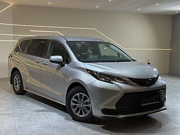 voxy noah: Toyota Sienna: 2021 г., 2.5 л, Вариатор, Гибрид, Минивэн — 2