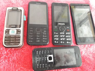 Другие мобильные телефоны: Продаю телефоны, всерабочие сенсорный 700 . остальные по 500