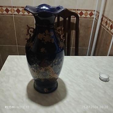 Bir vaza, Keramika