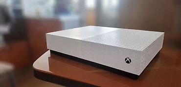 Видеоигры и приставки: Игровая консоль Microsoft Xbox One S All-Digital Edition (белая) — 1