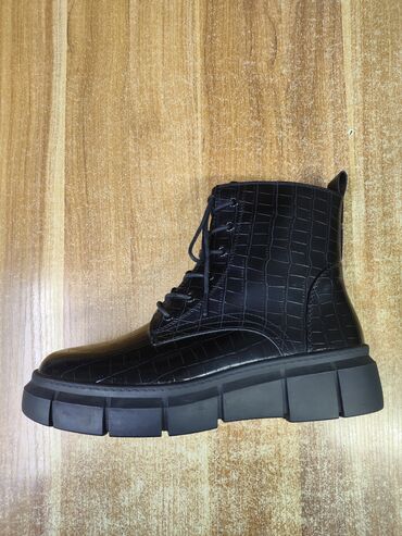 Ботинки и ботильоны: Остаток. 50 пар бар . озу оптом баасы 1300, 1500,1800 болгон товарлар — 1