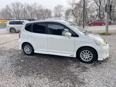 Honda: Honda Fit: 2004 г., 1.3 л, Вариатор, Бензин, Хэтчбэк — 6