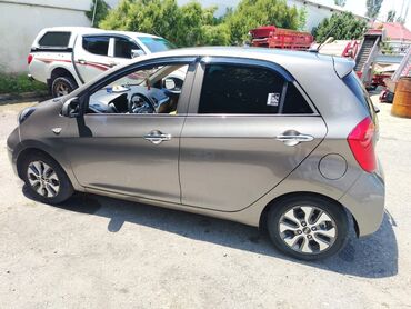 Kia: Kia Morning (hatchback), boz rəng. - 5 qapı, kompakt şəhər avtomobili — 2