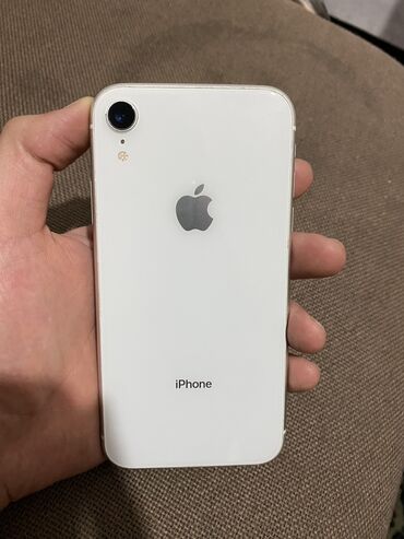 Apple iPhone: IPhone Xr, Б/у, 64 ГБ, Белый, Защитное стекло, Чехол, Кабель, 79 %