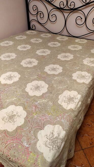 'Υφασμα: Χειροποίητο τραπεζομάντιλο. Χειροποίητο μεγάλο τραπεζομάντιλο. Και δύο — 17